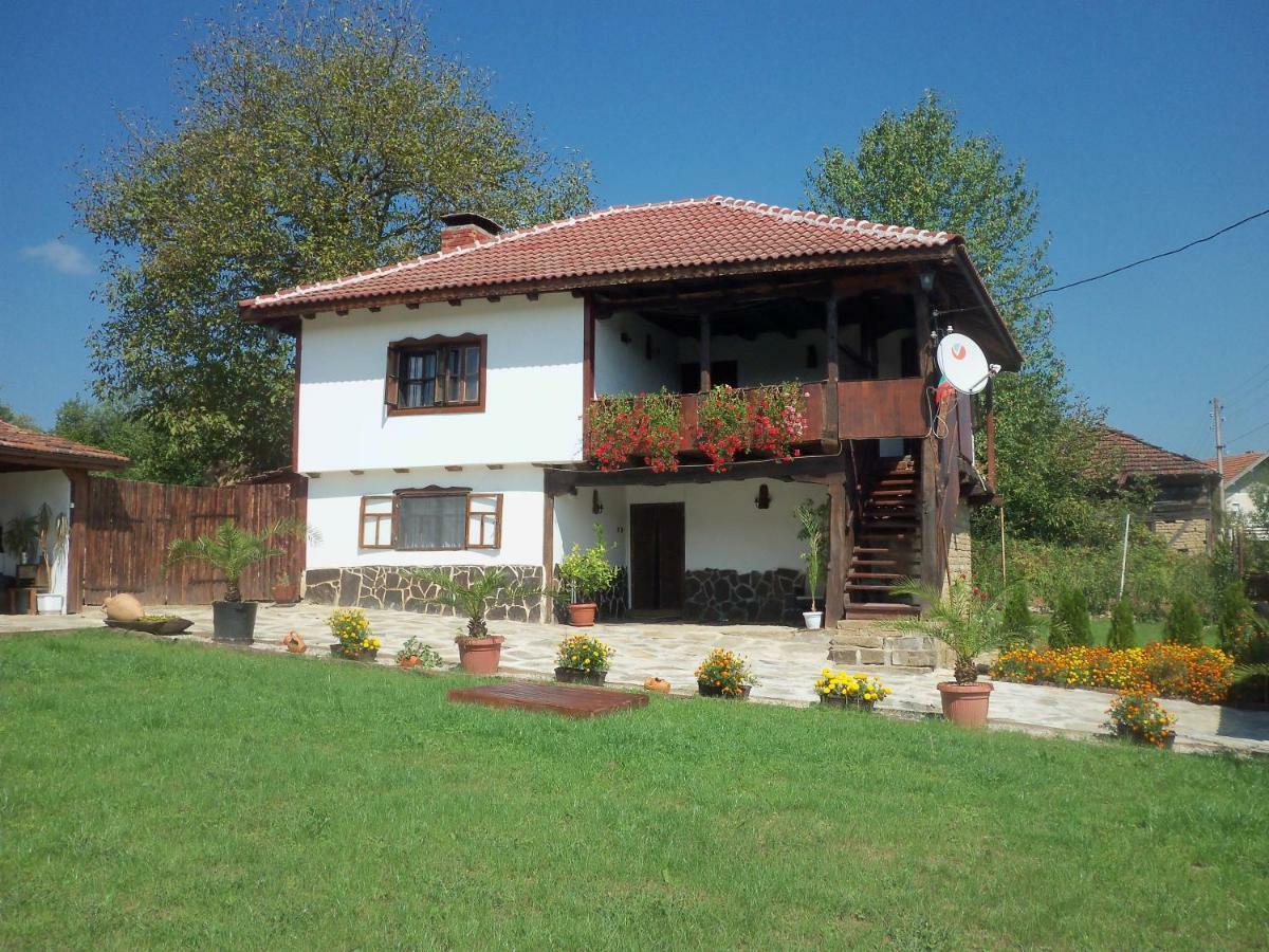 Villa Митровата Къща Raynovtsi Exterior foto