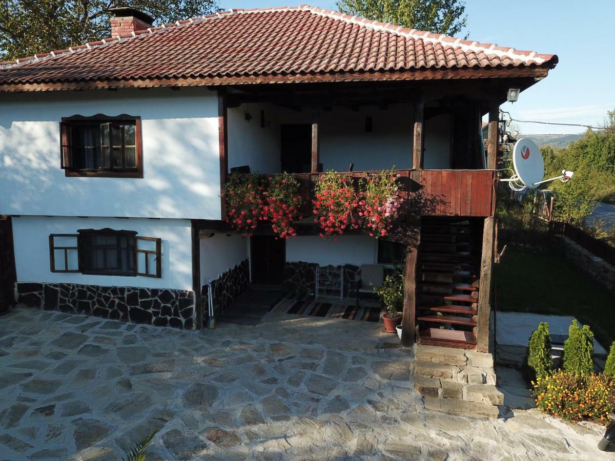 Villa Митровата Къща Raynovtsi Exterior foto